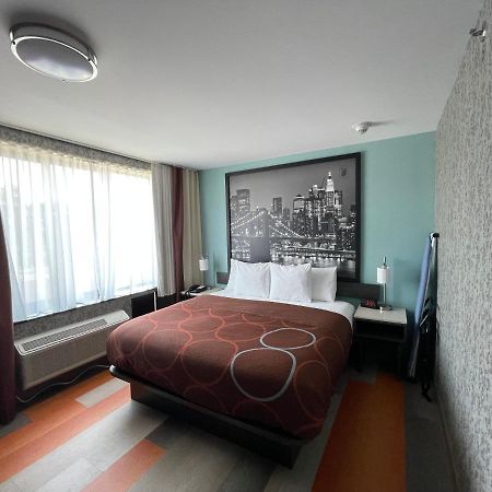 Super 8 By Wyndham Brooklyn Williamsburg Hotel New York Ngoại thất bức ảnh